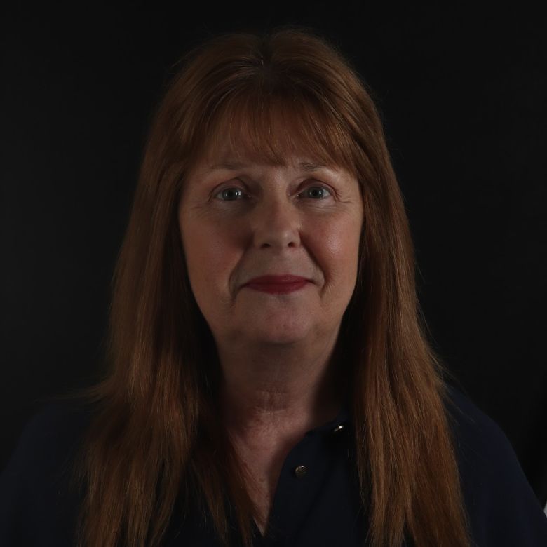 Lynn Stones